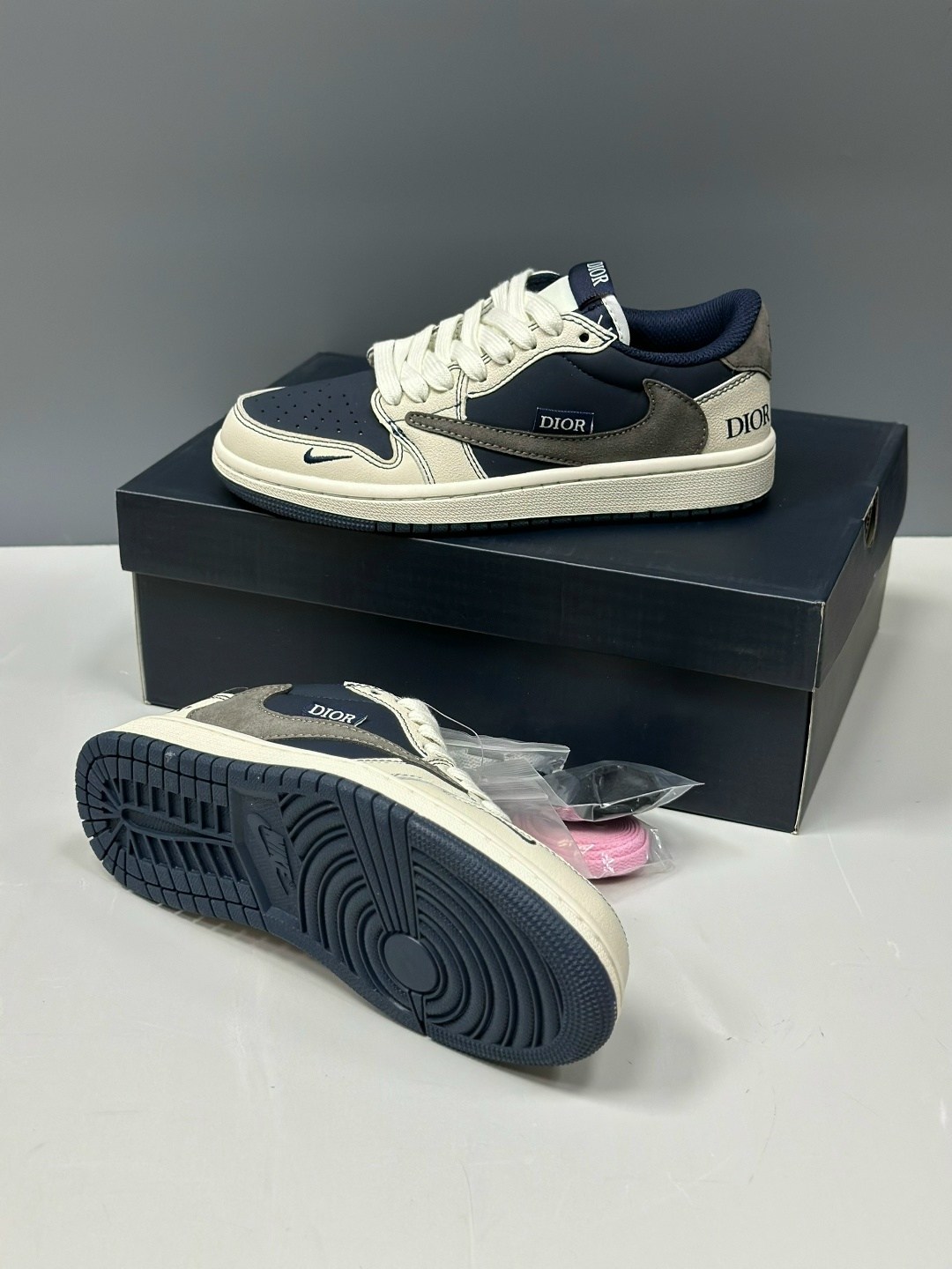кроссовки travis scott x air jordan 1 low,кроссовки,,кроссовки nike air jordan 1 low x dior,мужские кроссовки