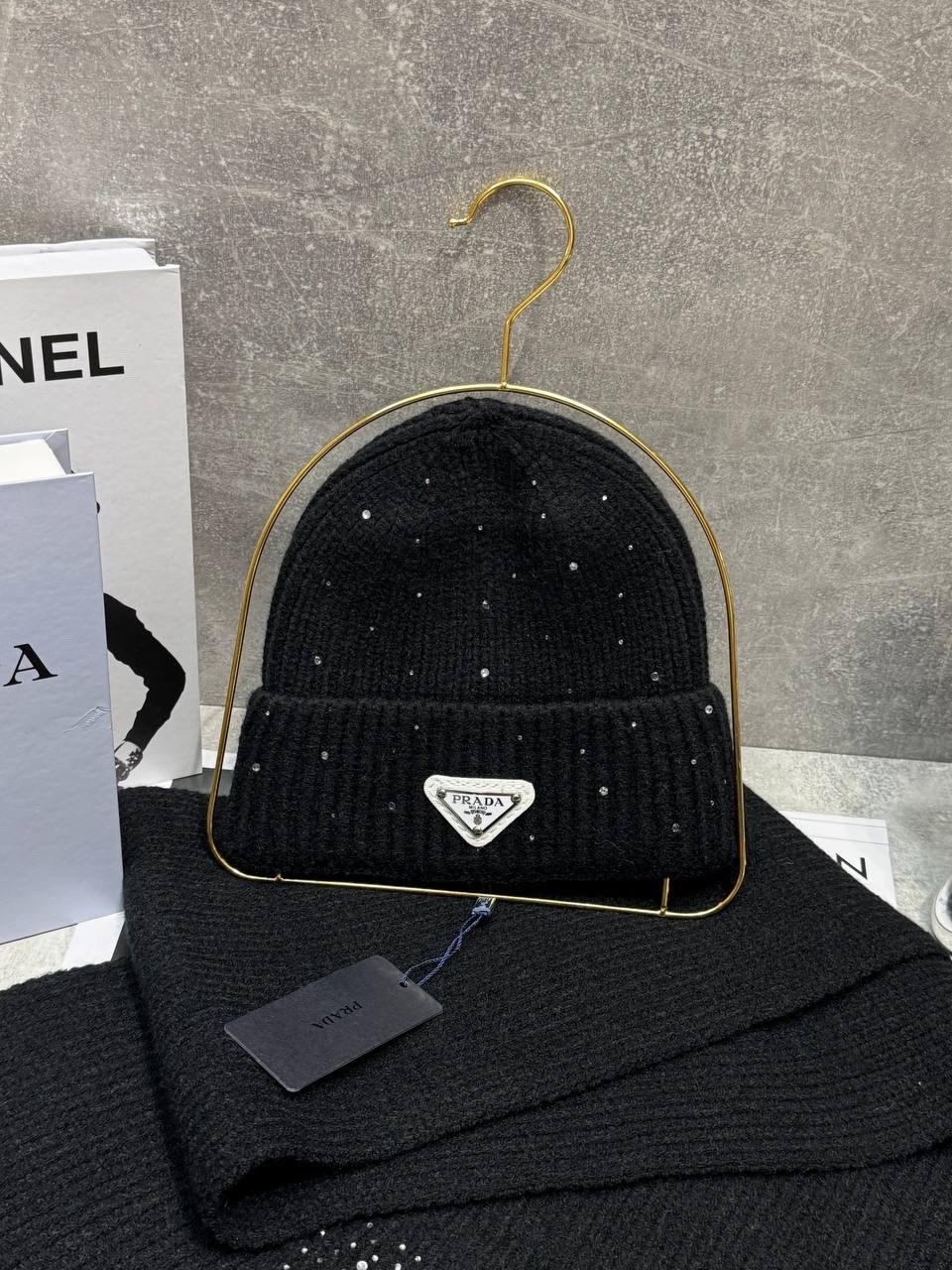 шапка prada,шапка и шарф,комплект шапка с шарфом,шарф chanel,набор шапка и шарф