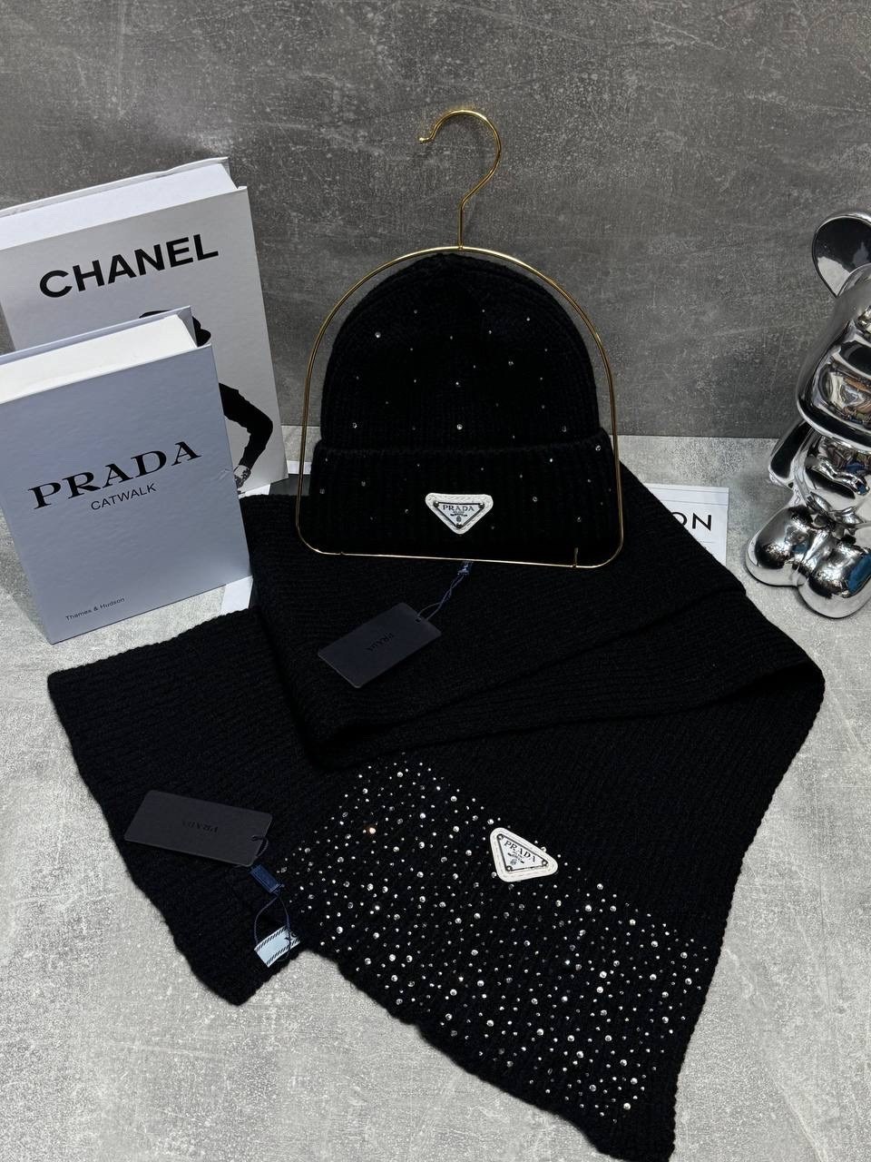 шапка prada,шапка и шарф,комплект шапка с шарфом,шарф chanel,набор шапка и шарф