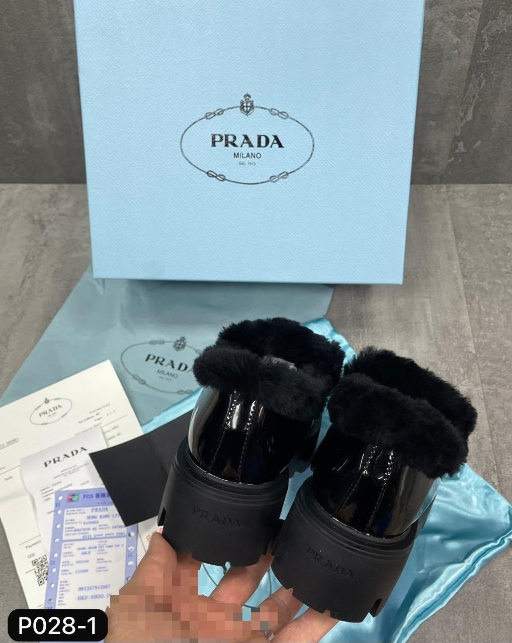 зимние кожаные черные лоферы prada brushed с мехом,лоферы зимние женские prada,лоферы prada,лоферы prada с мехом,