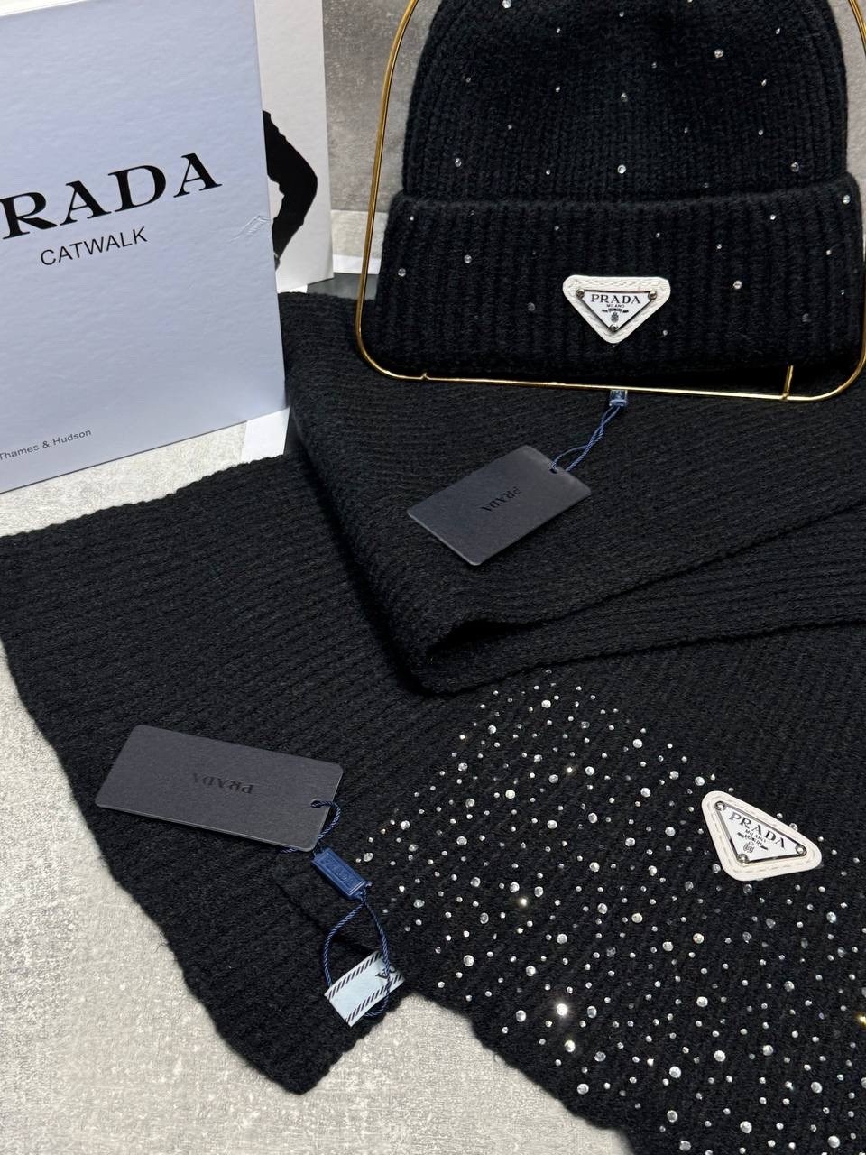 шапка prada,шапка и шарф,комплект шапка с шарфом,шарф chanel,набор шапка и шарф