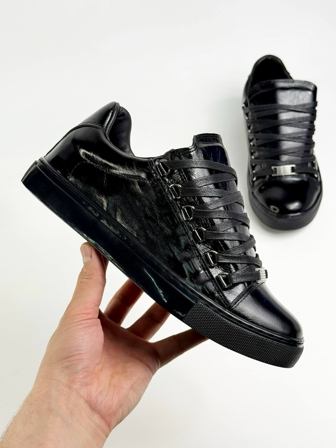 ,мужские кеды balenciaga low,ботинки balenciaga,balenciaga черные кожаные низкие кроссовки, balenciaga