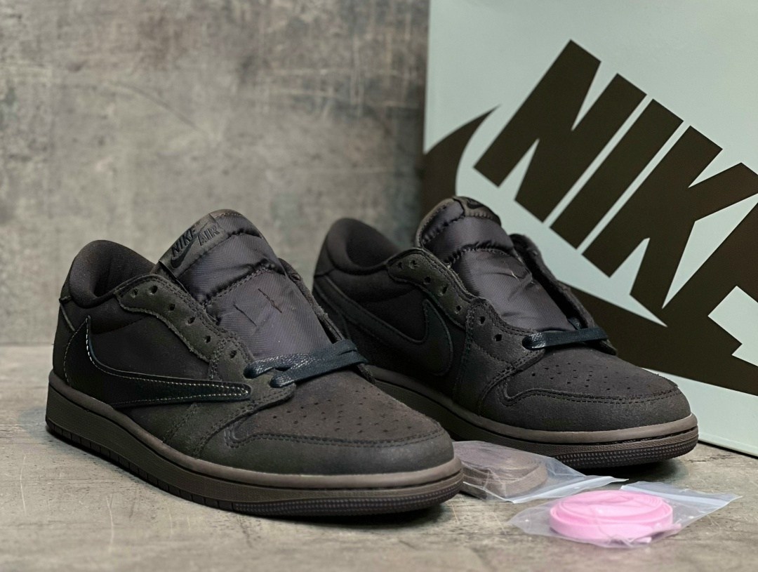 nike air jordan 1 low travis scott,air jordan 1 low travis scott,air jordan 1 low og travis scott velvet brown,кроссовки travis scott x air jordan 1 low velvet brown nike,кроссовки travis scott x air