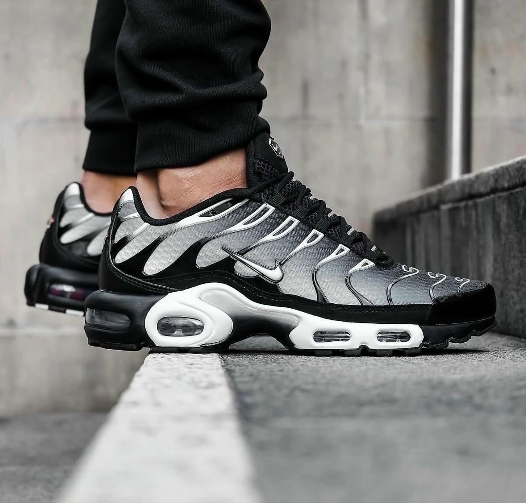 кроссовки nike air max plus tn,nike air max tn plus,кроссовки nike air max tn plus мужские,кроссовки мужские nike air max plus,кроссовки nike air max plus