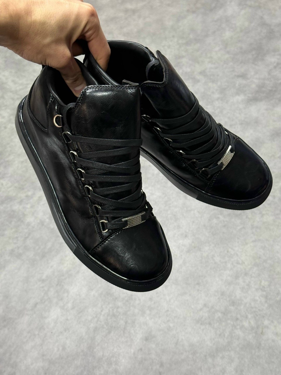 ,balenciaga arena high-top leather trainers in black for men,кеды balenciaga,мужской кроссовки,balenciaga arena high