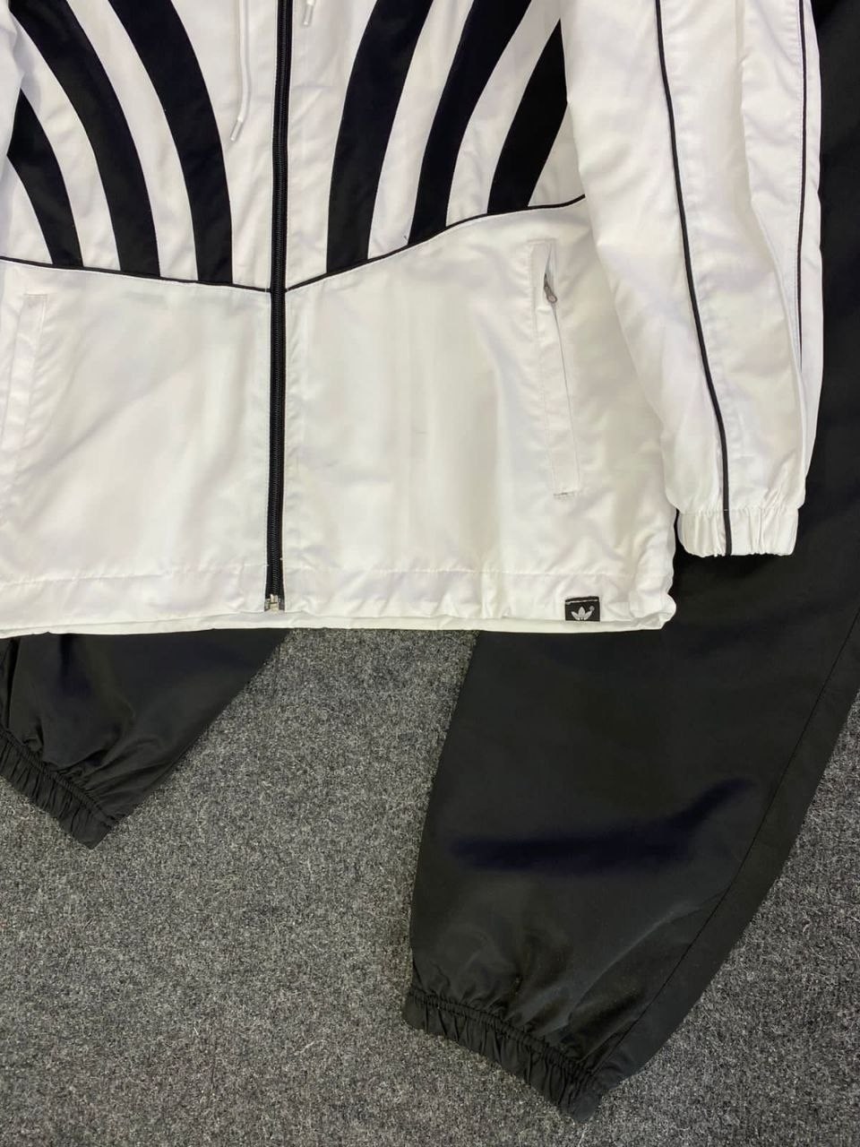 спортивный костюм адидас,костюм адидас 90е,спортивный костюм adidas,спортивные костюмы адидас материал плащевка,спортивный костюм мужской adidas