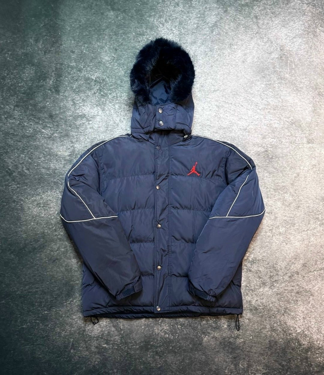 пуховик supreme x jordan,мужская зимняя куртка,пуховик джордан суприм,пуховик supreme x jordan collaboration синий,пуховик supreme x jordan puffer с рефлективными линиями