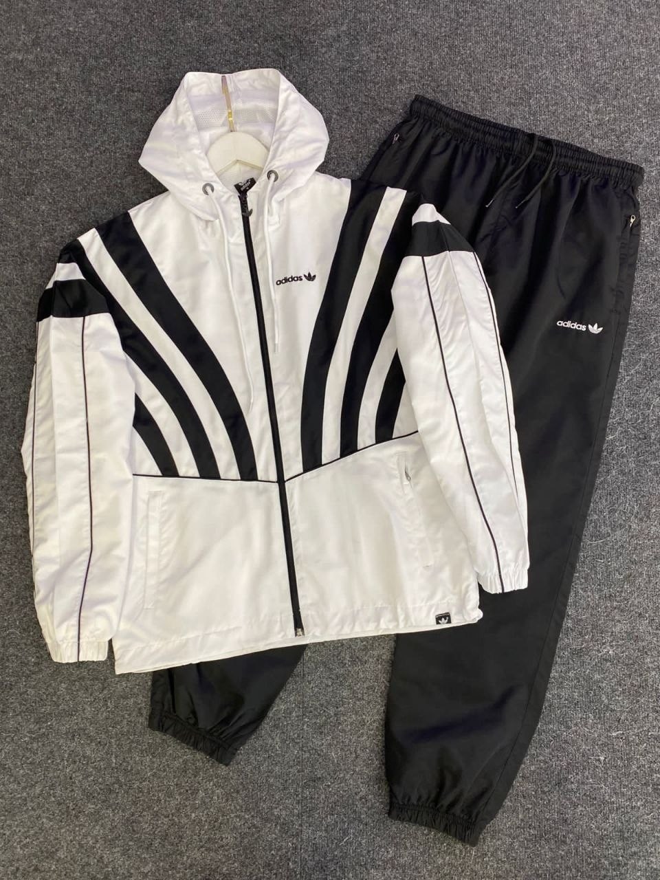 спортивный костюм адидас,костюм адидас 90е,спортивный костюм adidas,спортивные костюмы адидас материал плащевка,спортивный костюм мужской adidas