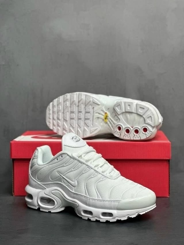кроссовки nike air max plus tn,nike air max tn plus,кроссовки nike air max tn plus мужские,кроссовки мужские nike air max plus,кроссовки nike air max plus