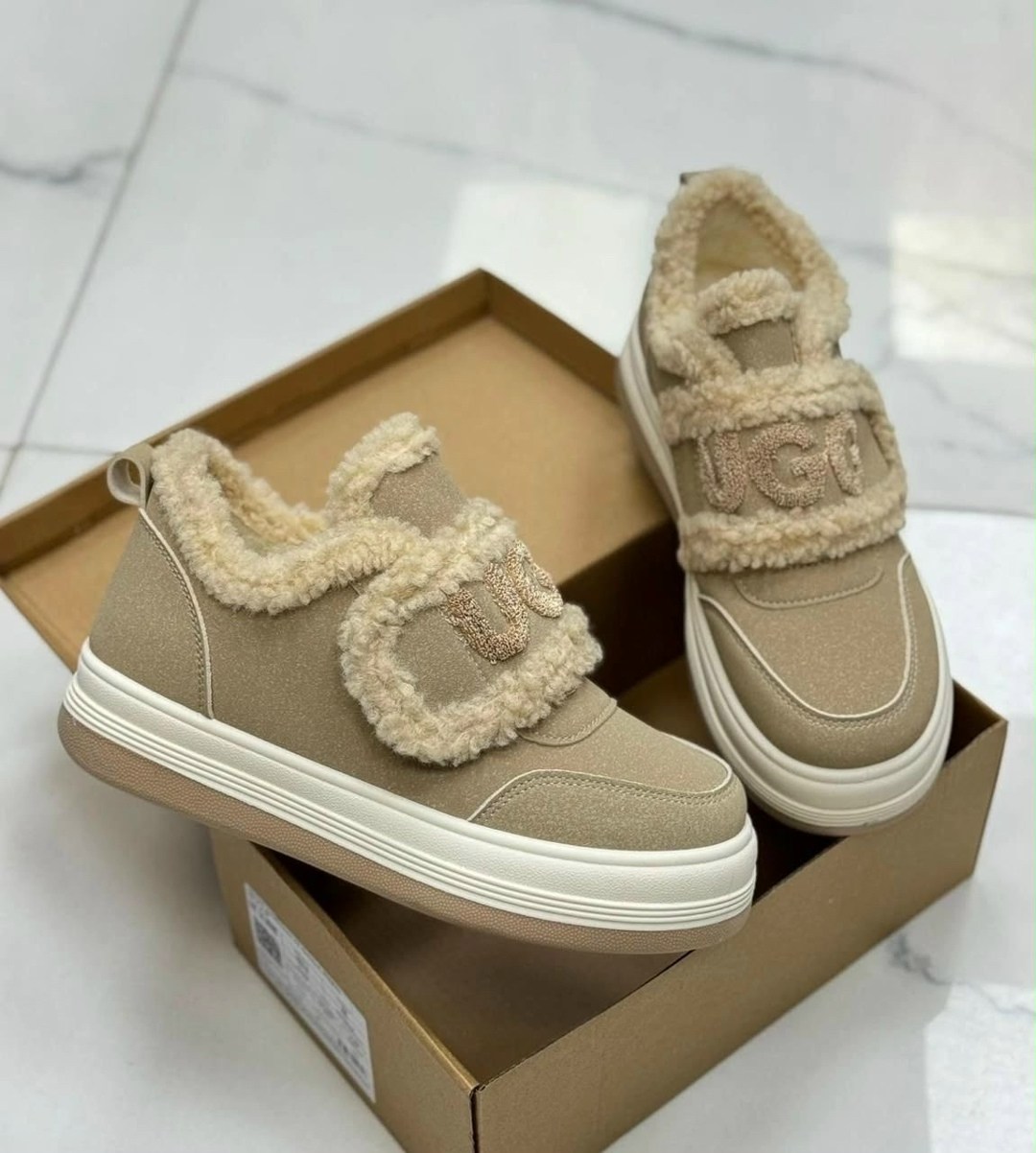 кроссовки ugg,,женская зимняя ,женские угги,женская