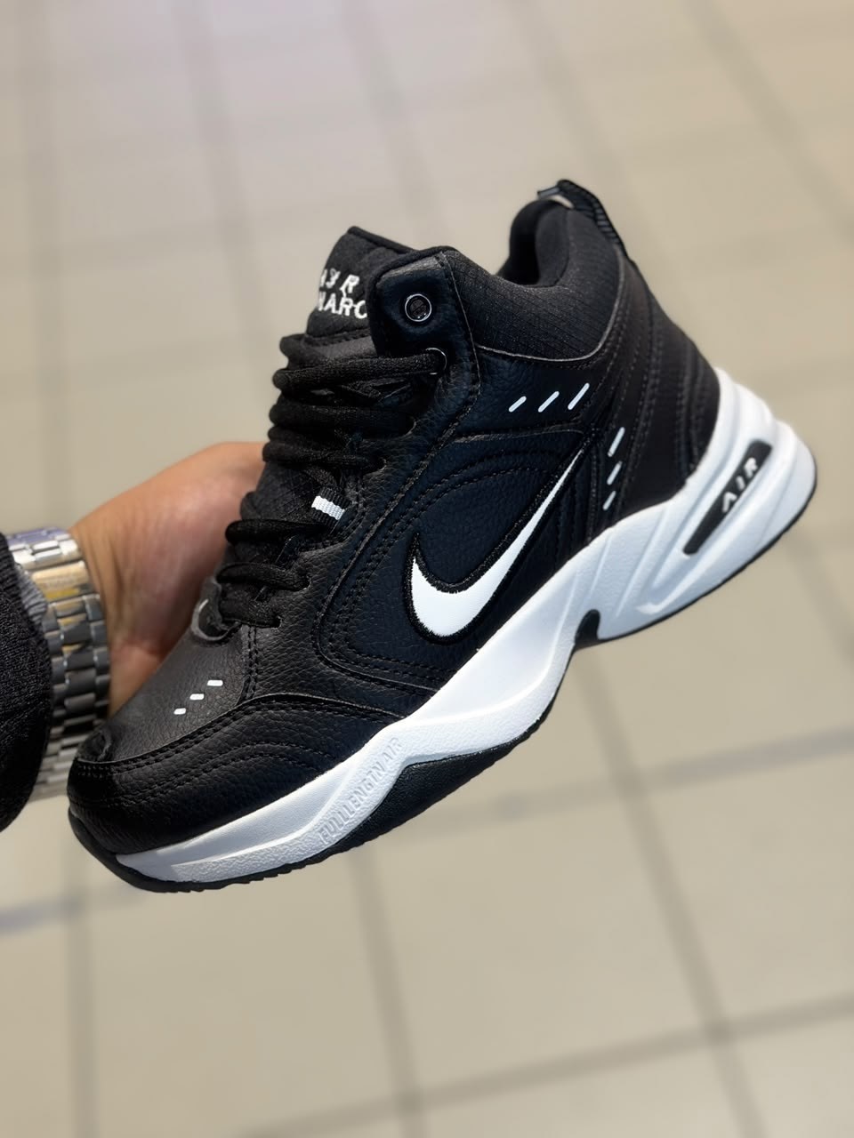 кроссовки nike air monarch,кроссовки nike air monarch iv,кроссовки мужские nike air monarch iv,белые кроссовки мужские nike air monarch,nike air monarch