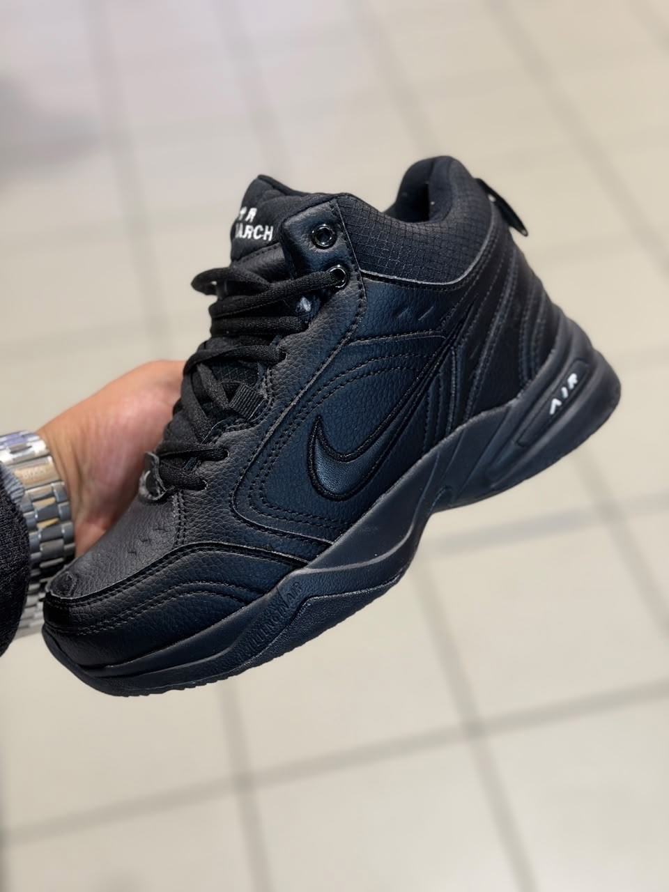 кроссовки nike air monarch,кроссовки nike air monarch iv,кроссовки мужские nike air monarch iv,белые кроссовки мужские nike air monarch,nike air monarch