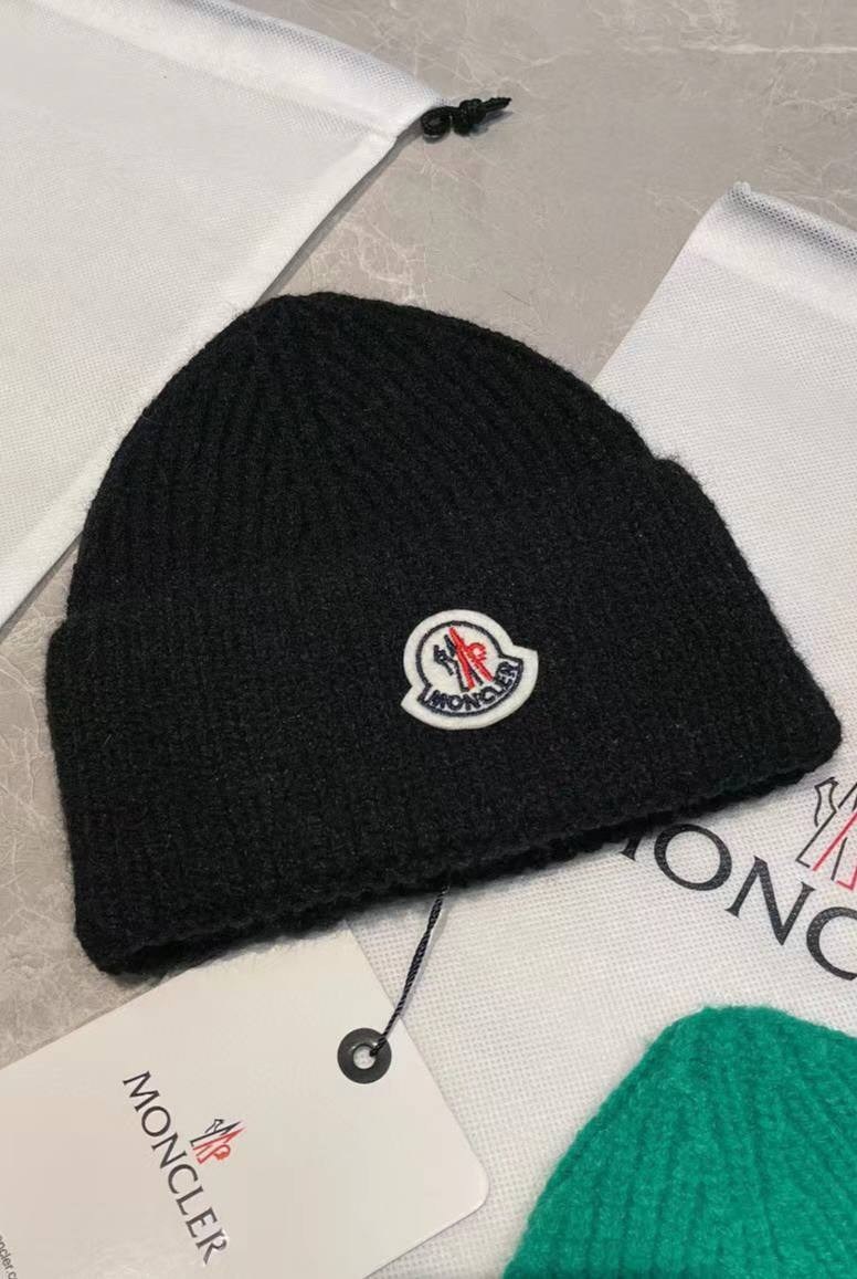 шапка moncler,мужские шапки moncler,шапка moncler черный,moncler черная шерстяная шапка для женщин,moncler шапка бини с нашивкой-логотипом серый