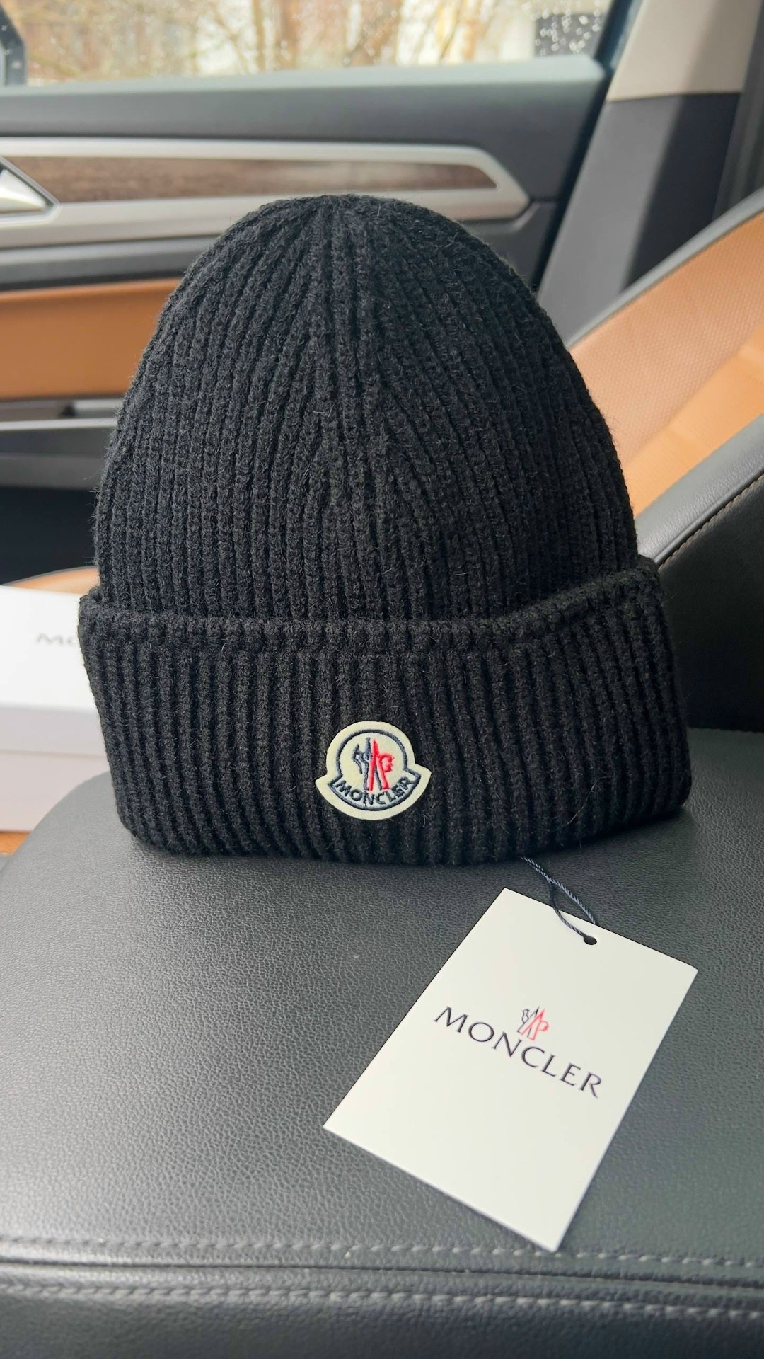 шапка moncler,мужские шапки moncler,шапка moncler черный,moncler черная шерстяная шапка для женщин,moncler шапка бини с нашивкой-логотипом серый
