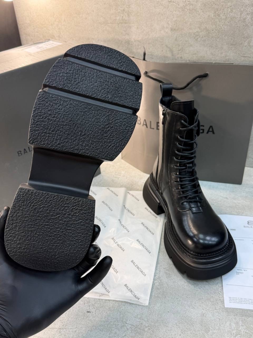 ботинки balenciaga,balenciaga женские кожаные ботинки balenciaga чёрного цвета,balenciaga женские кожаные ботинки чёрного цвета,сапоги balenciaga,ботинки balenciaga зимние