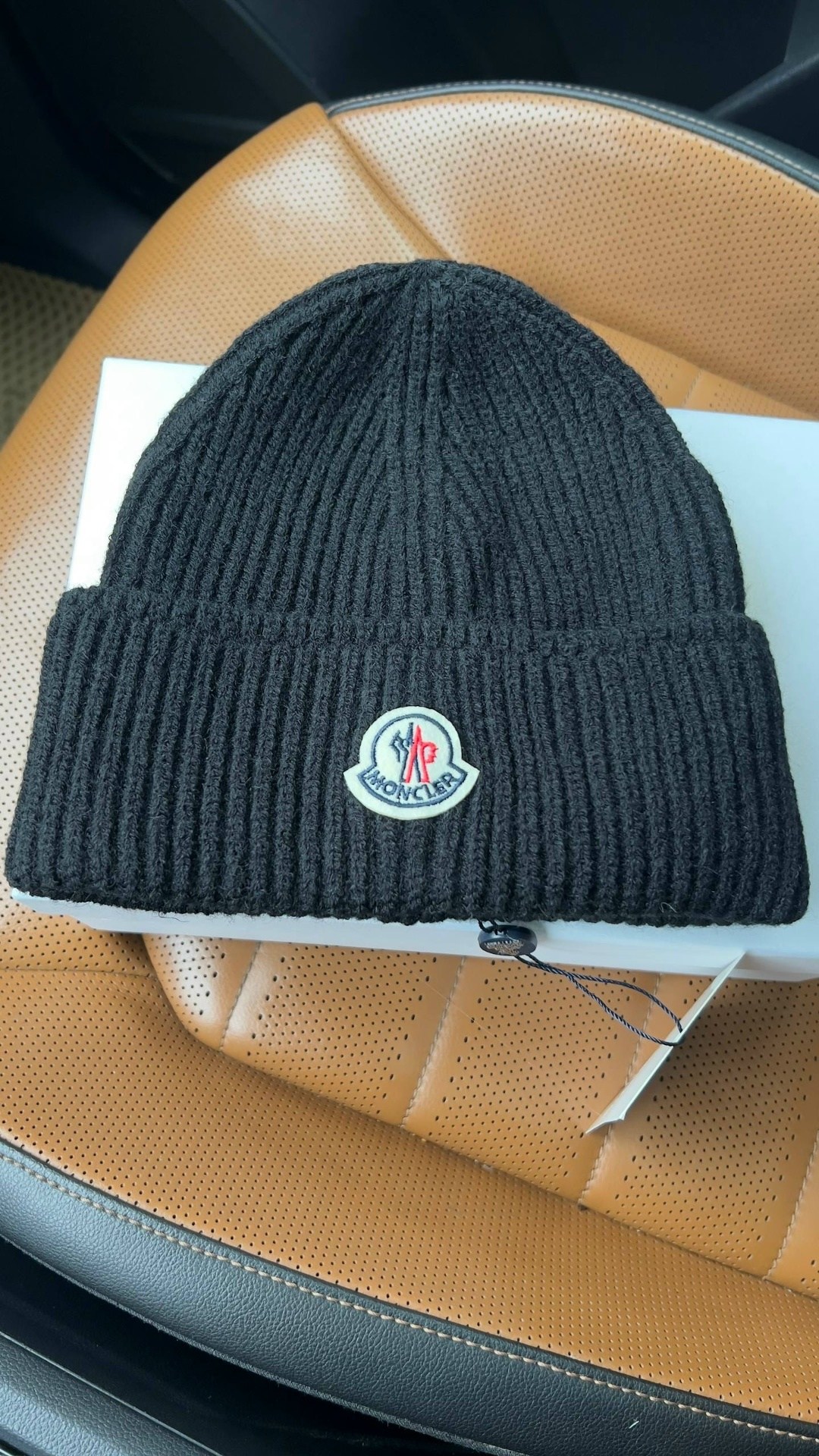 шапка moncler,мужские шапки moncler,шапка moncler черный,moncler черная шерстяная шапка для женщин,moncler шапка бини с нашивкой-логотипом серый