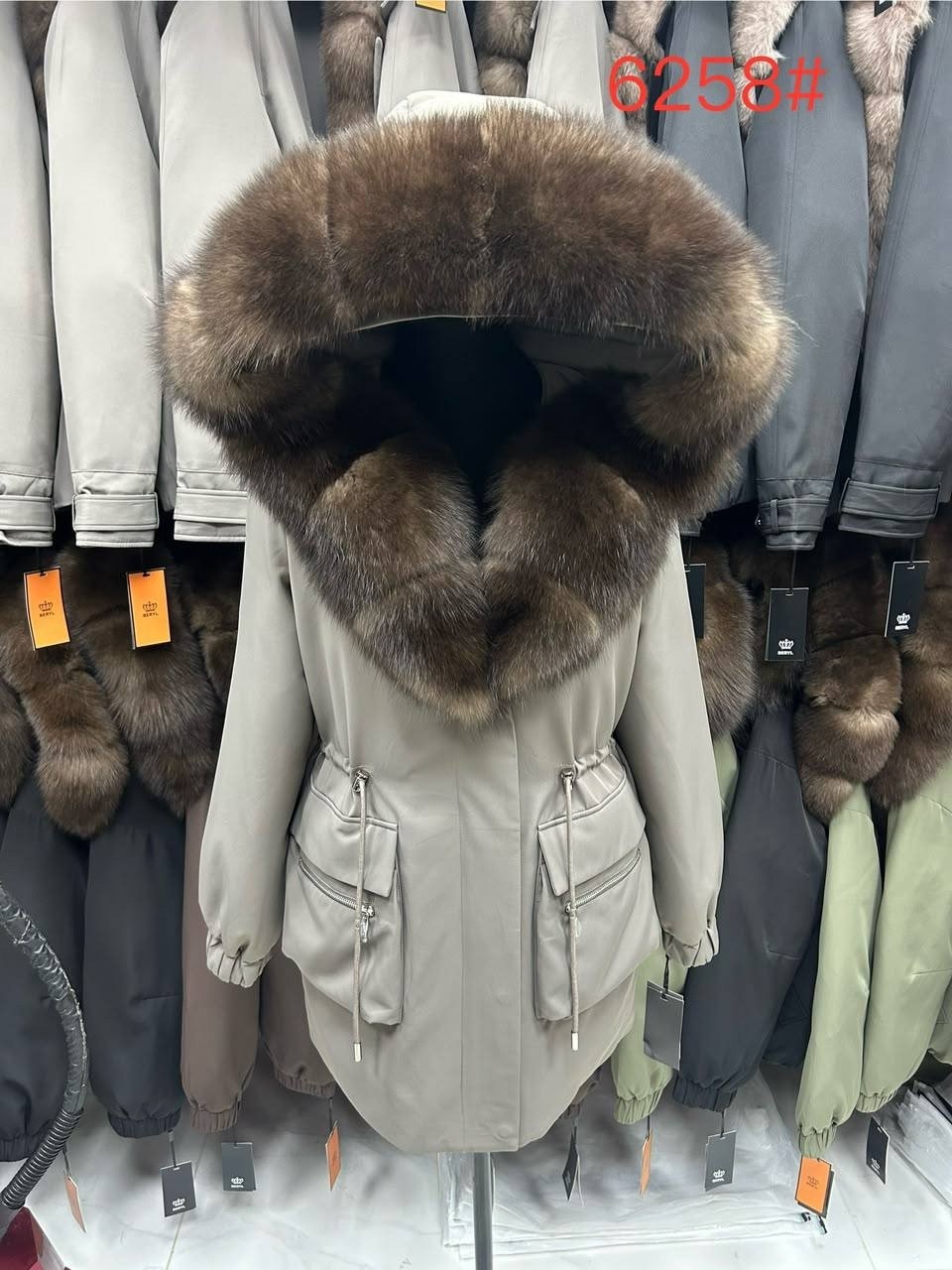 парка с натуральным мехом,парки с мехом песца,парка женская с натуральным мехом,парка с мехом,зимняя парка с натуральным мехом