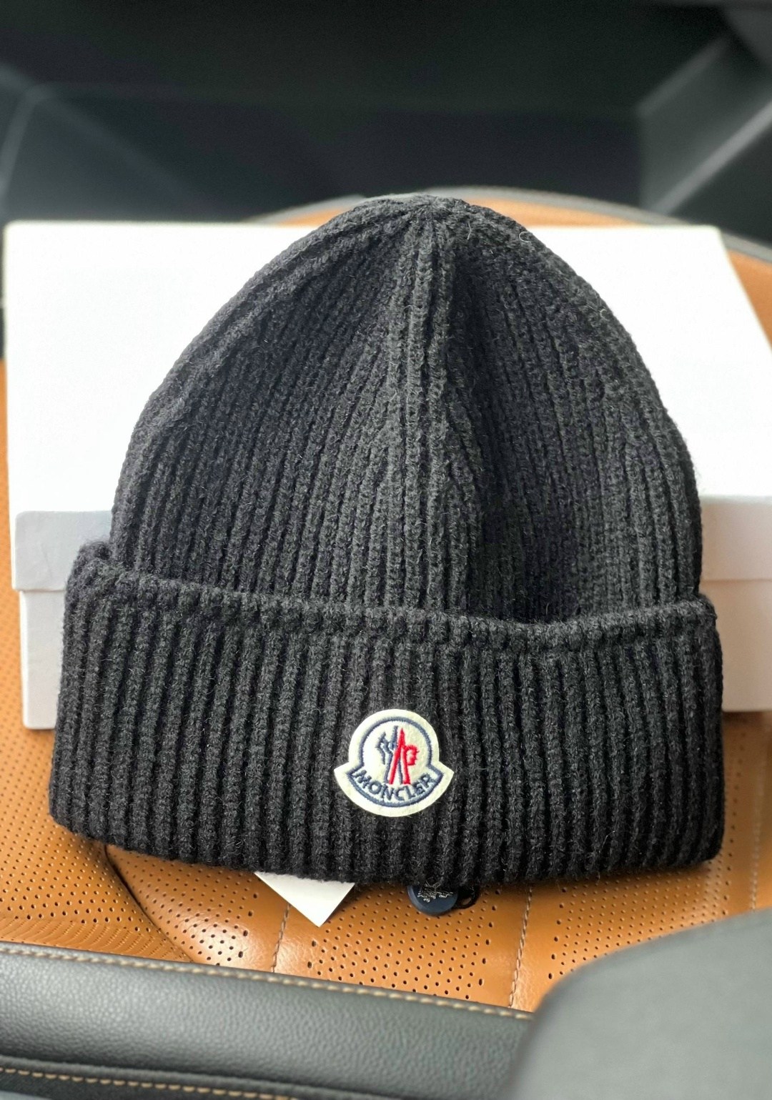 шапка moncler,мужские шапки moncler,шапка moncler черный,moncler черная шерстяная шапка для женщин,moncler шапка бини с нашивкой-логотипом серый