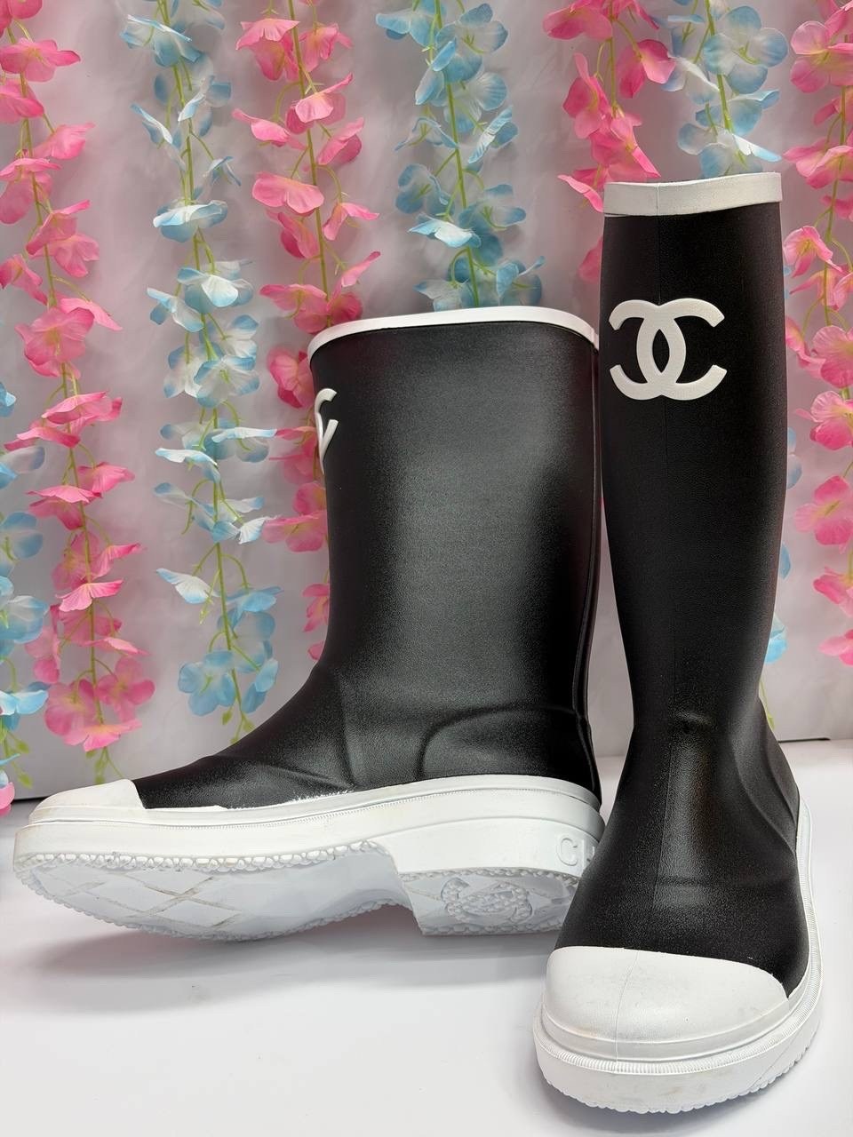 резиновые сапоги chanel,резиновые сапоги шанель,сапоги chanel,женские резиновые сапоги chanel черные,chanel черные резиновые сапоги для женщин