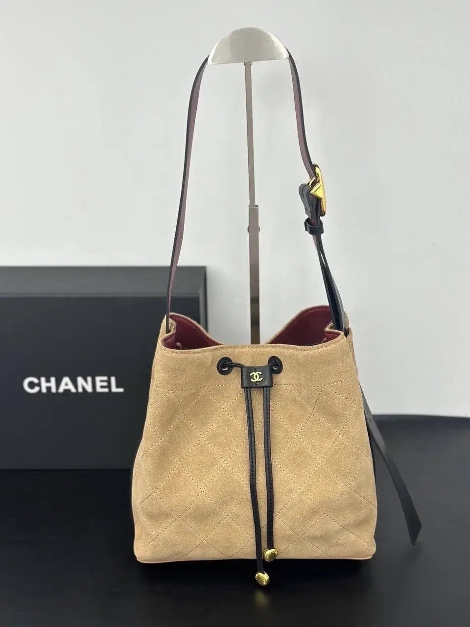 сумка chanel,женская замшевая сумка chanel shopping bag бежевая с черным,chanel сумка кросс боди,женская сумка chanel натуральная кожа + замша,сумка женская натуральная кожа chanel