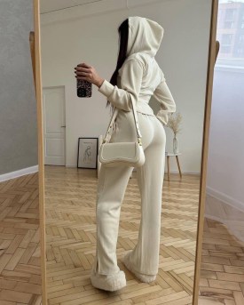 Костюм