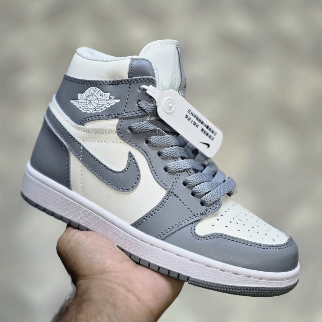 air jordan 1 mid barely orange,nike air jordan 1 mid,nike air jordan 1,air jordan 1 mid,jordan 1 mid