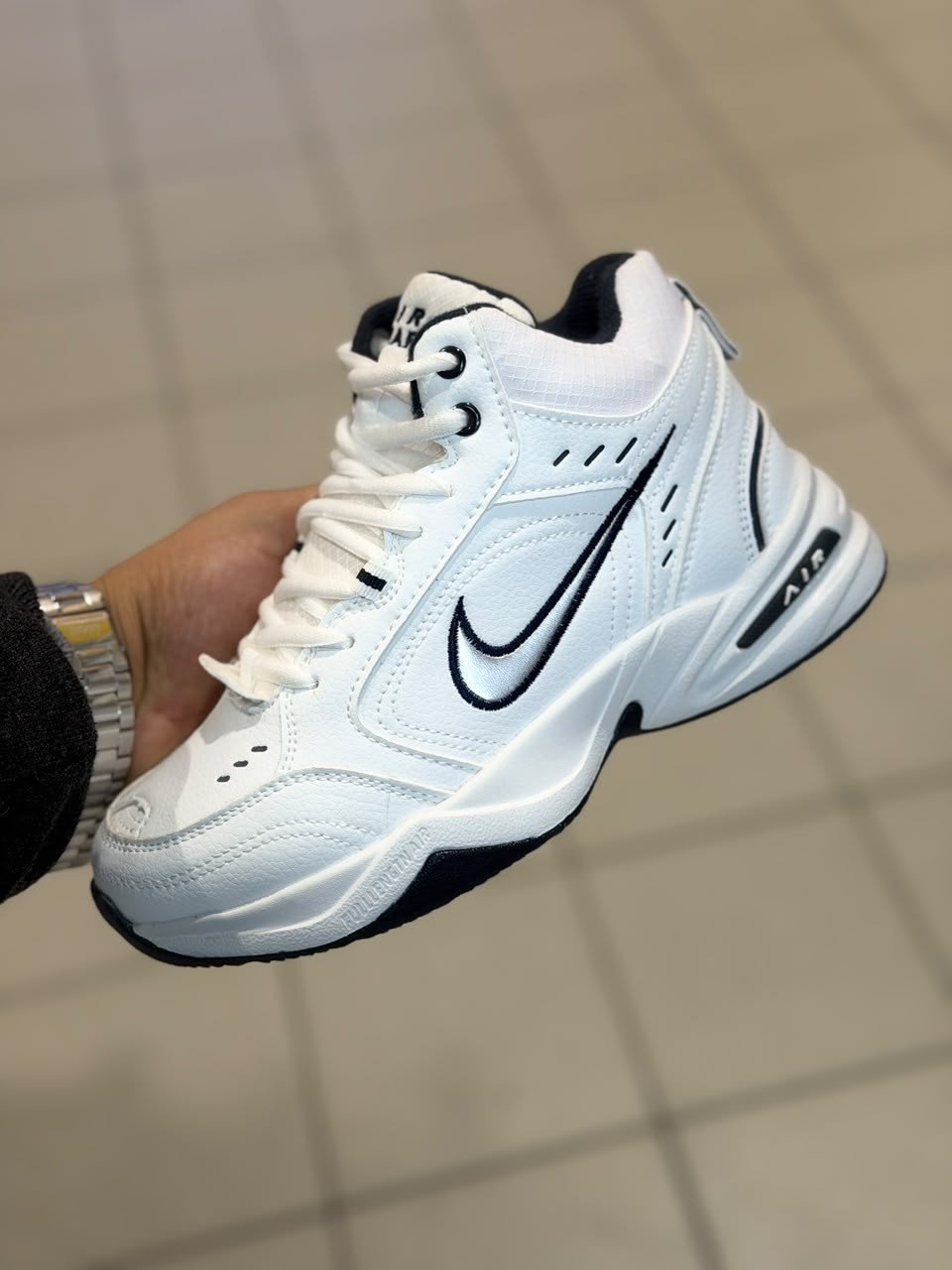 кроссовки nike air monarch,кроссовки nike air monarch iv,кроссовки мужские nike air monarch iv,белые кроссовки мужские nike air monarch,nike air monarch