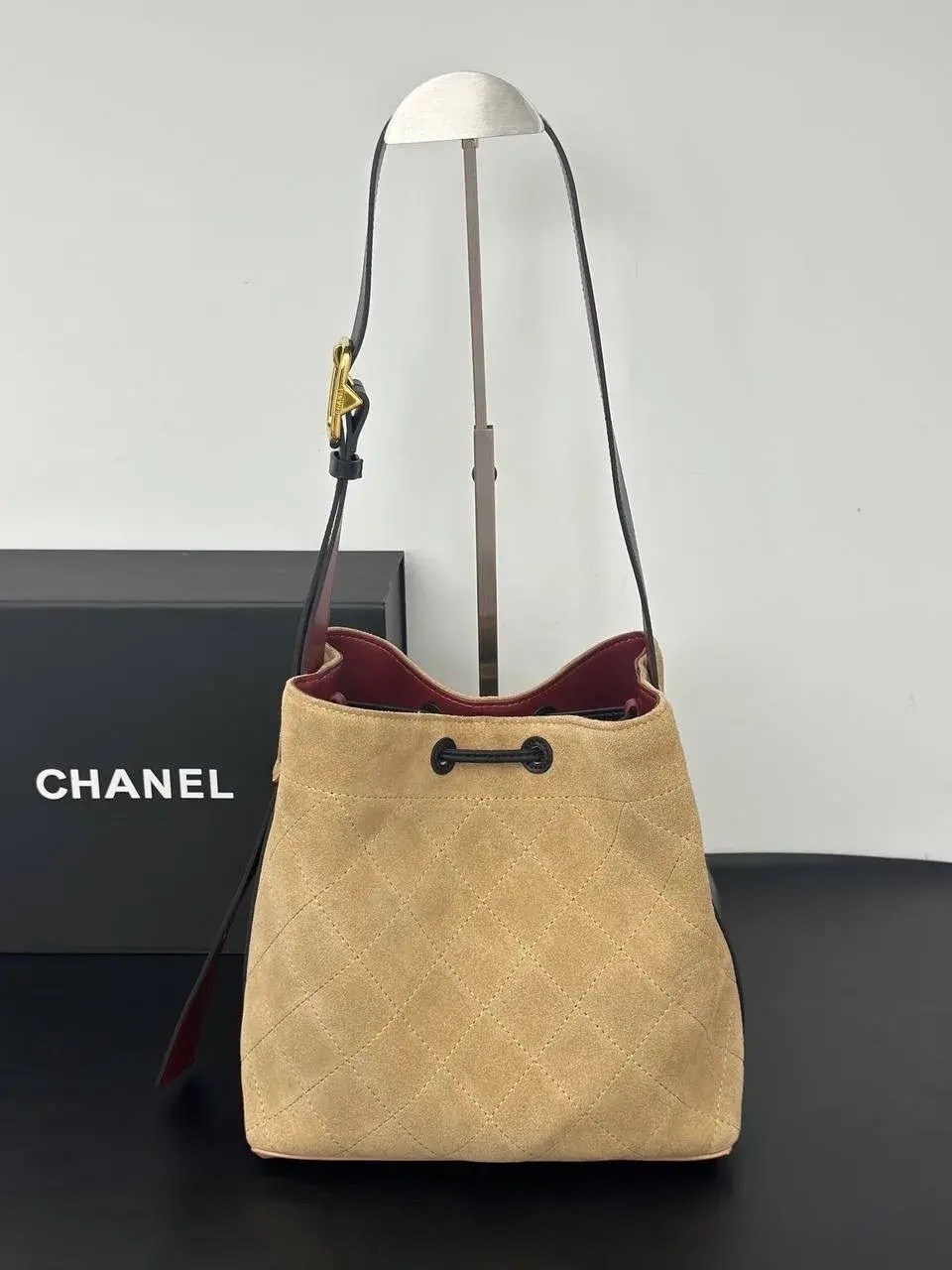 сумка chanel,женская замшевая сумка chanel shopping bag бежевая с черным,chanel сумка кросс боди,женская сумка chanel натуральная кожа + замша,сумка женская натуральная кожа chanel