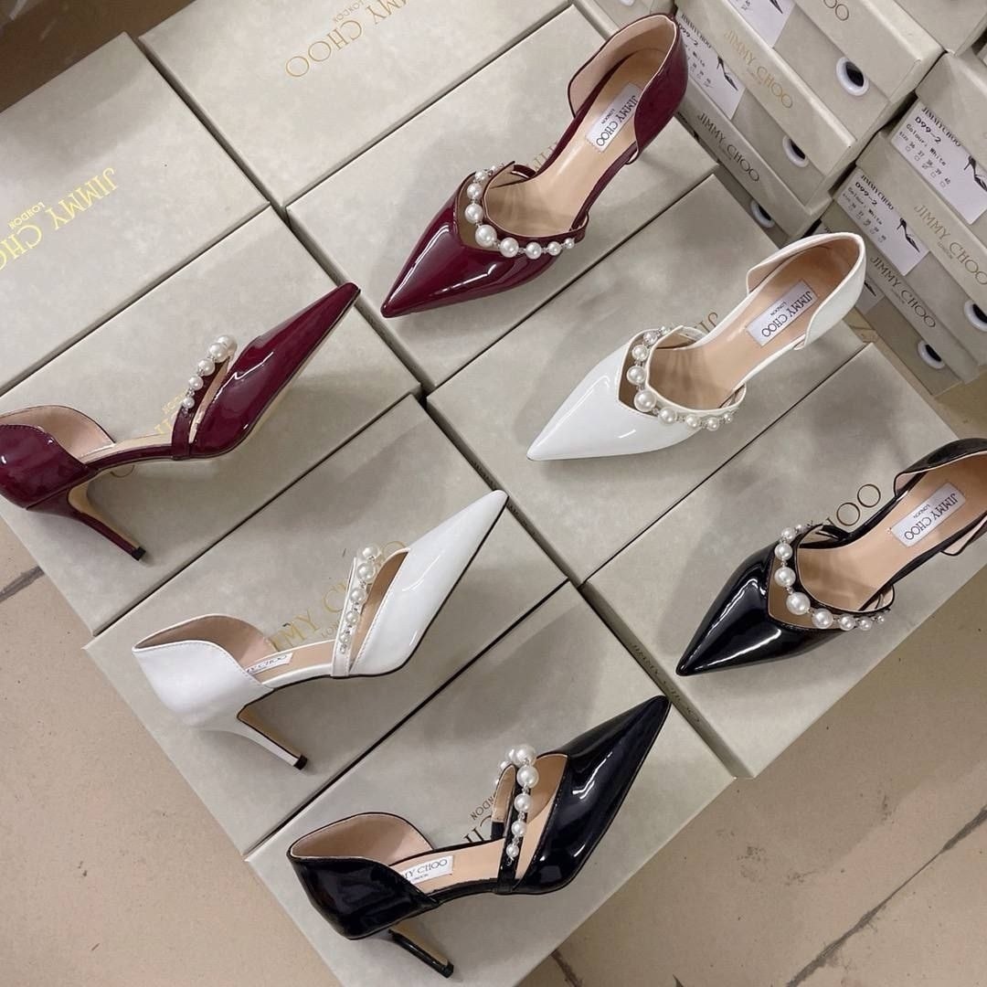 черные лаковые туфли jimmy choo с жемчугом,туфли jimmy choo,туфли женские jimmy choo,туфли на высоком каблуке прада jimmy choo,женские кожаные туфли jimmy choo 2026 черные с украшением под жемчуг
