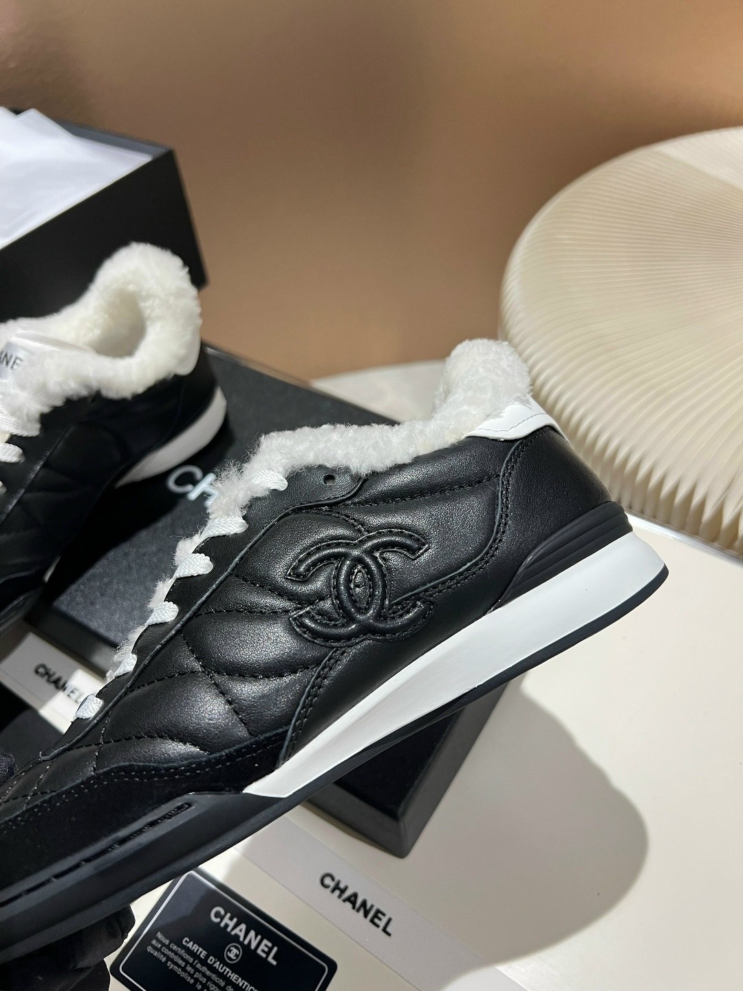 ,женские кроссовки chanel,chanel кроссовки,кроссовки женскиe,кроссовки шанели