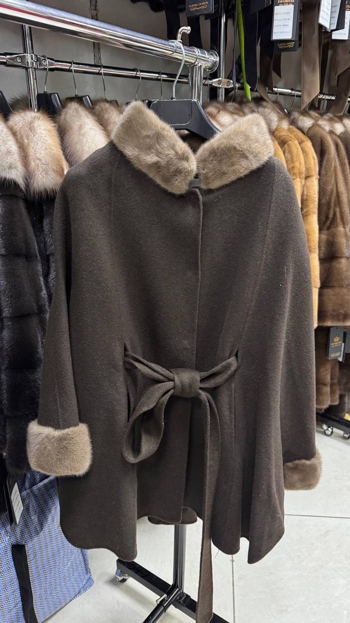 пальто пончо,пальто летучая мышь с мехом,пальто с воротником,пальто пончо с мехом,шерстяное пальто