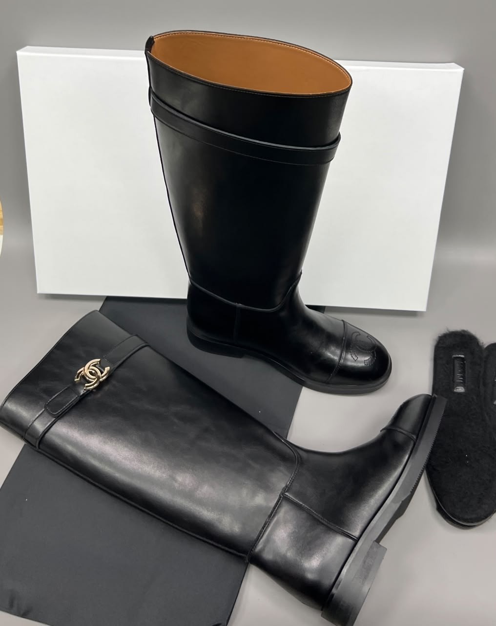 резиновые сапоги chanel,сапоги chanel,сапоги шанель,резиновые сапоги шанель,сапоги chanel кожаные черные