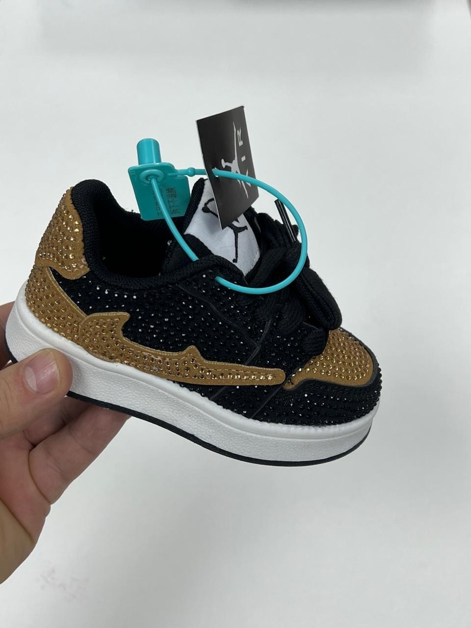 кроссовки,swarovski x air jordan 1 low og 2025,кроссовки jordan,кроссовки jordan air jordan 1 low,air jordan 1 low