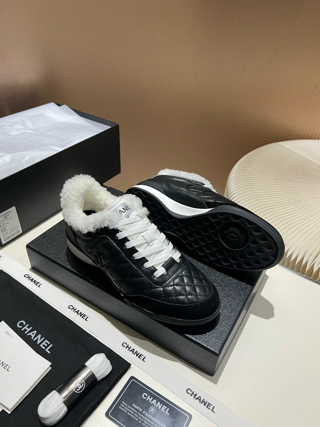 ,женские кроссовки chanel,chanel кроссовки,кроссовки женскиe,кроссовки шанели