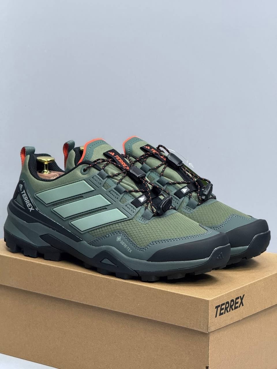 кроссовки adidas terrex,треккинговая  adidas terrex skychaser,кроссовки мужские adidas terrex,треккинговые кроссовки adidas outdoor terrex,adidas terrex