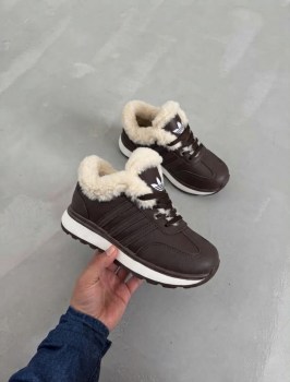 Кроссовки