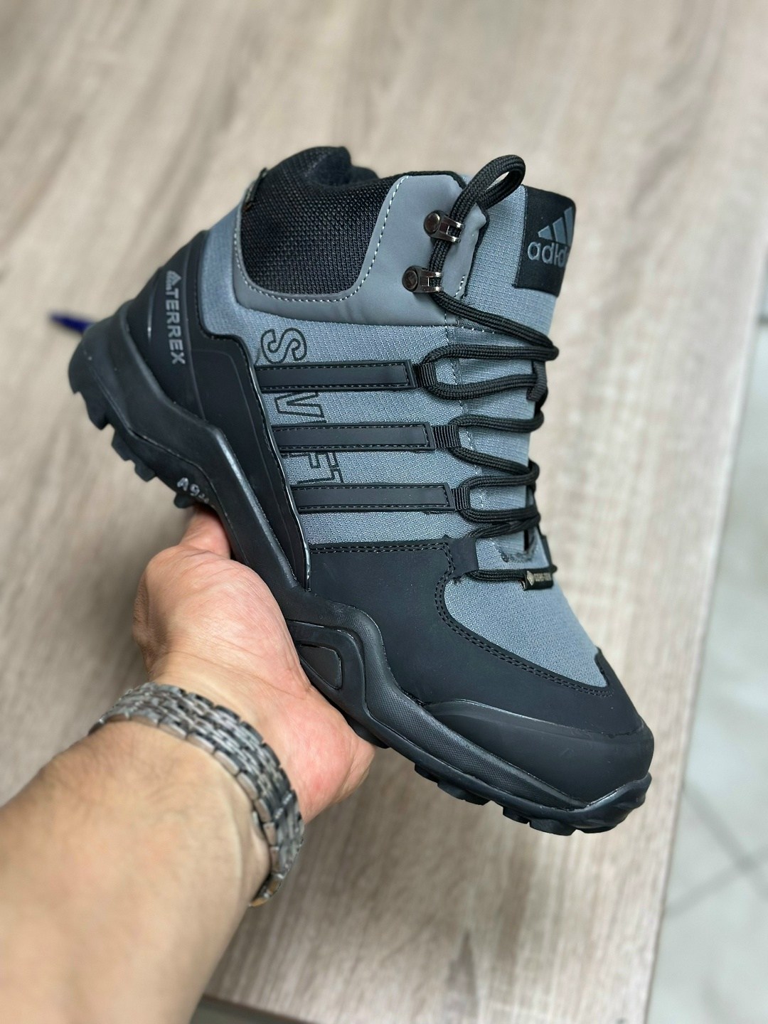 зимние ботинки adidas climaproof высокие,зимние кроссовки адидас терекс,зимние кроссовки adidas,мужские кроссовки зимние adidas terrex с мехом,кроссовки зимние adidas terrex