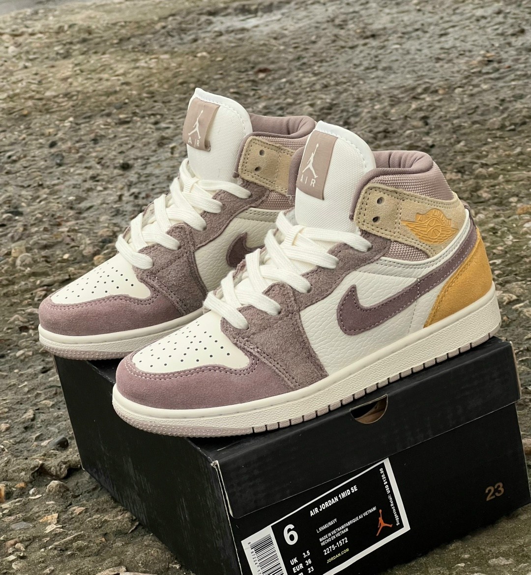 женские кроссовки nike air jordan 1 mid,nike air jordan 1 mid se,кроссовки женские nike air jordan 1,nike air jordan 1 mid,женские кроссовки nike