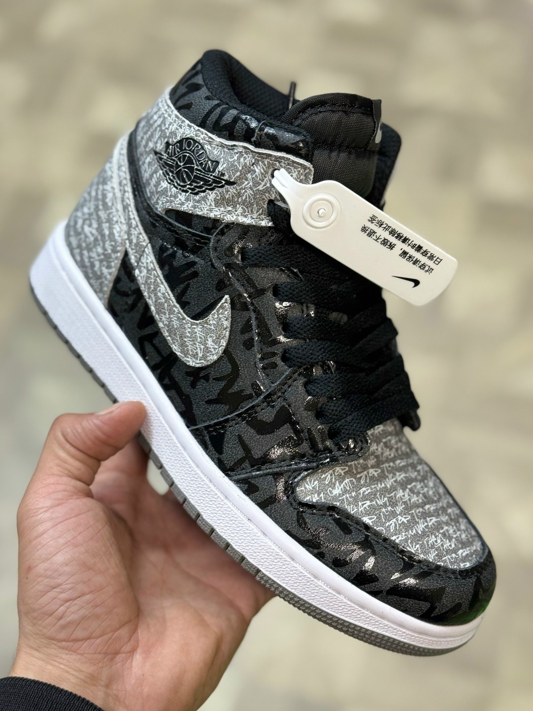 кроссовки nike air jordan 1 retro high,кроссовки dior x nike air jordan 1 mid цвет серый,кроссовки dior x nike air jordan 1 mid,кроссовки nike air jordan 1,кроссовки dior x nike air jordan 1