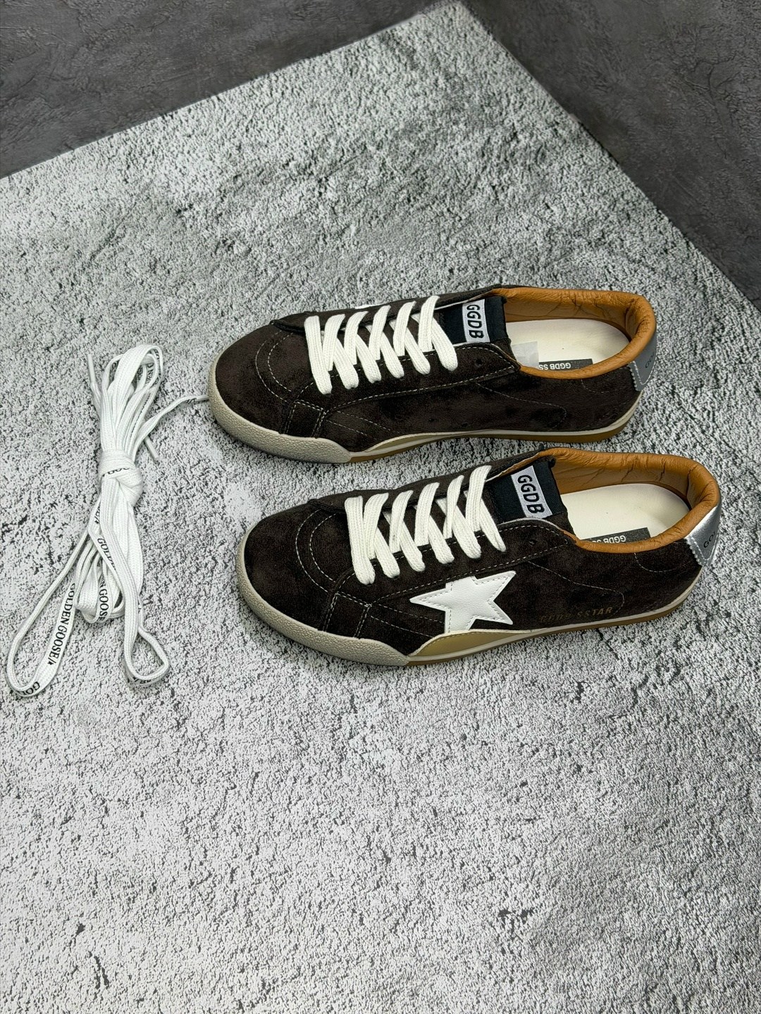 ,кеды golden goose,лаковые кроссовки golden goose,замшевые кроссовки,обуви