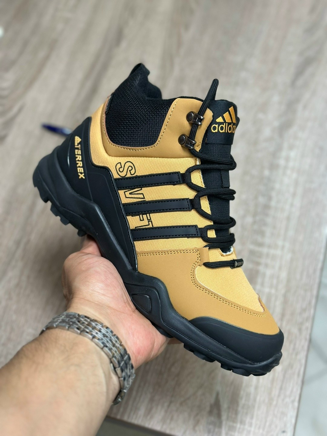 зимние ботинки adidas climaproof высокие,зимние кроссовки адидас терекс,зимние кроссовки adidas,мужские кроссовки зимние adidas terrex с мехом,кроссовки зимние adidas terrex