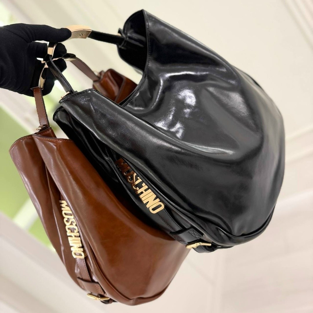 сумка москино черная,moschino сумка,сумка,сумка на плечо с логотипом черный moschino,женская сумка