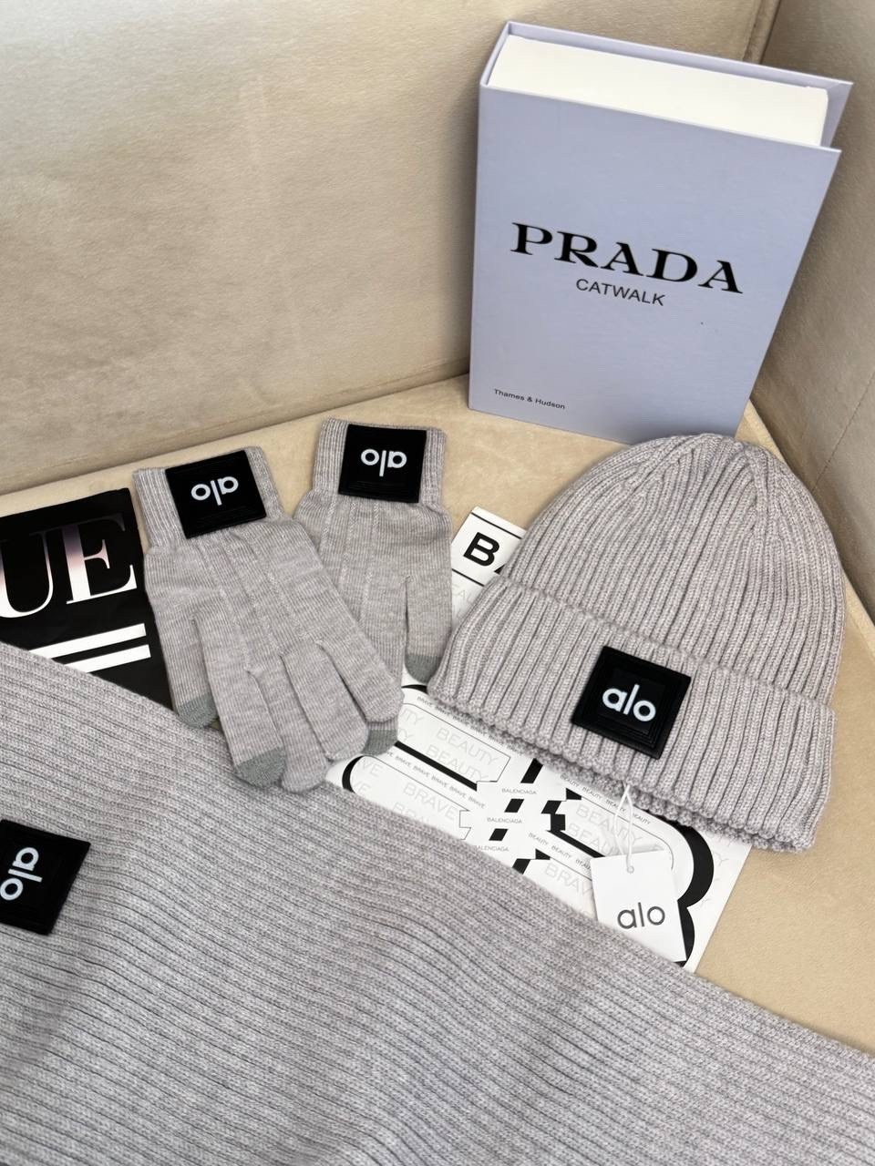 шапка chanel набор шапка/шарф/перчатки,комплект шапка, шарф, перчатки prada,шапка шарф перчатки,комплект шарф,шапка chanel набор шапка/шарф/перчатки ch15