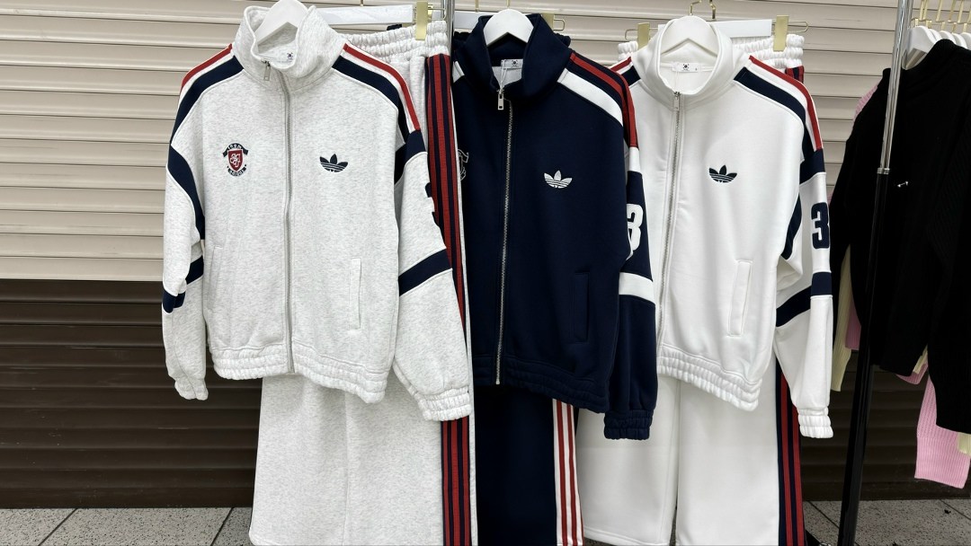 спортивный костюм tommy hilfiger,спортивный костюм томми хилфигер,спортивный костюм томми хилфигер женский,спортивные штаны tommy hilfiger темно-синий,спортивные костюмы