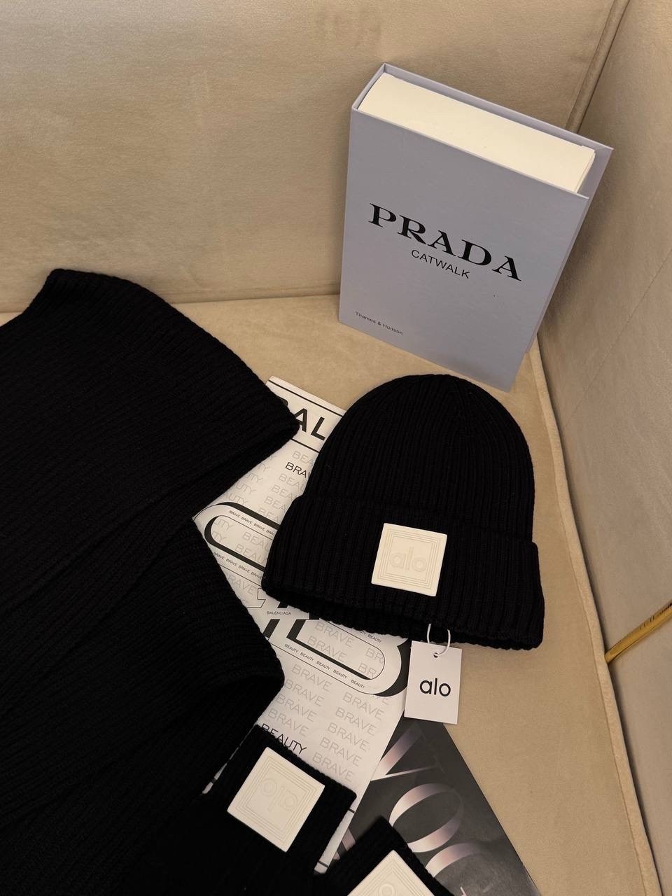 комплект шапка, шарф, перчатки prada,шапка шарф и перчатки,комплект шапка шарф перчатки женский,набор шапка шарф перчатки,комплект шапка шарф перчатки