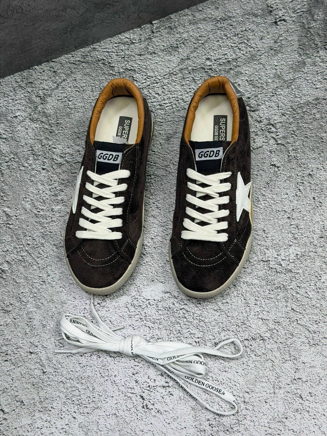 ,кеды golden goose,лаковые кроссовки golden goose,замшевые кроссовки,обуви