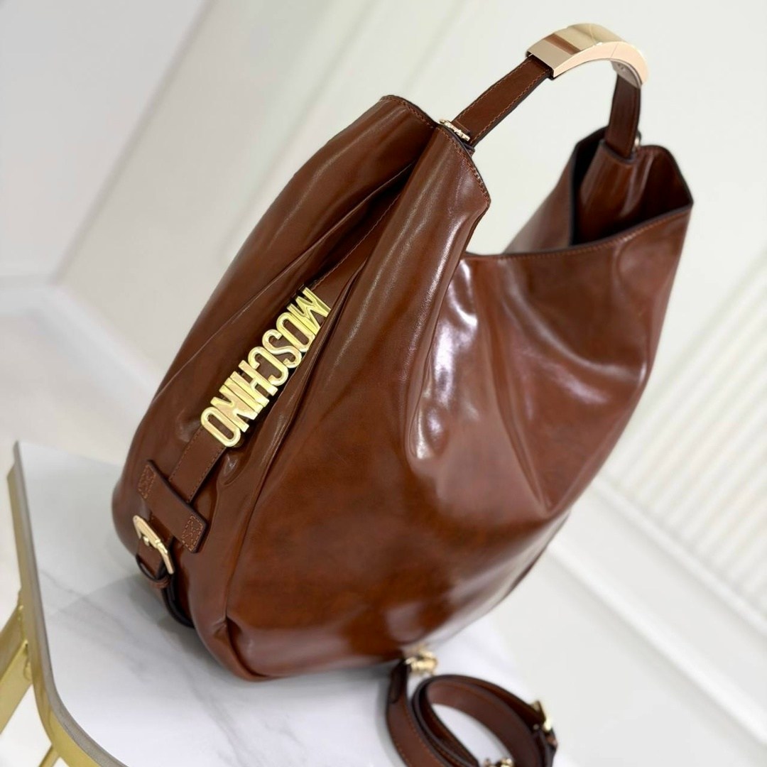 сумка москино черная,moschino сумка,сумка,сумка на плечо с логотипом черный moschino,женская сумка