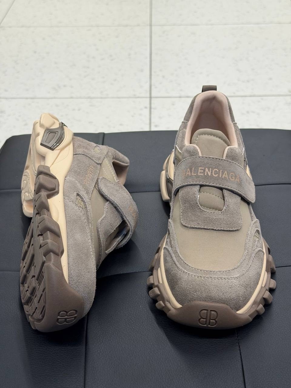 ,кроссовки женские balenciaga,кроссовки balenciaga,кроссовки balenciaga triple s,кроссы баленсиага женские оригинал