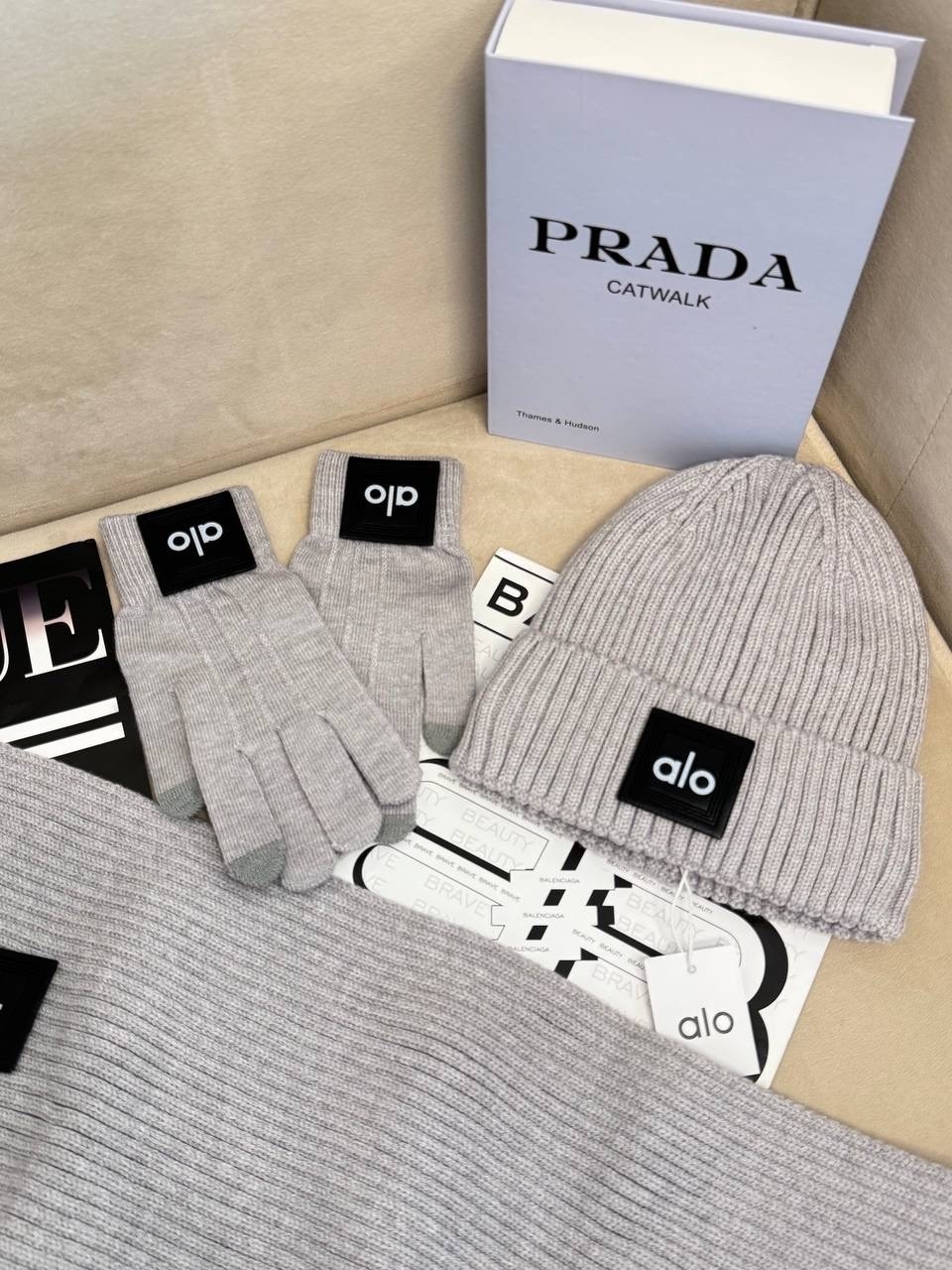 шапка chanel набор шапка/шарф/перчатки,комплект шапка, шарф, перчатки prada,шапка шарф перчатки,комплект шарф,шапка chanel набор шапка/шарф/перчатки ch15
