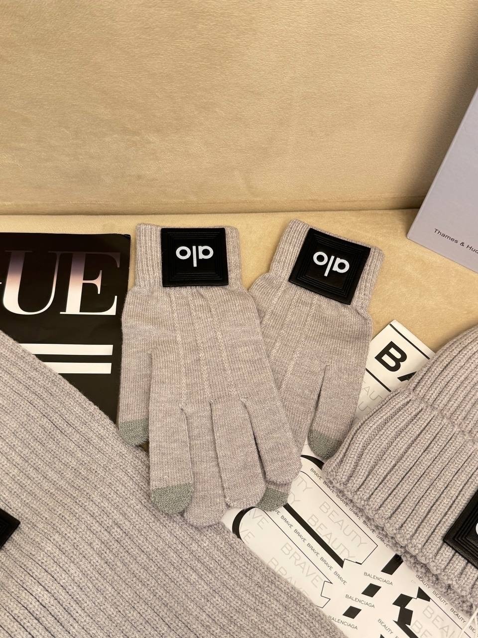 шапка chanel набор шапка/шарф/перчатки,комплект шапка, шарф, перчатки prada,шапка шарф перчатки,комплект шарф,шапка chanel набор шапка/шарф/перчатки ch15